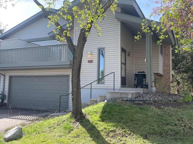 Building Photo - 9519 Hartford Cir
