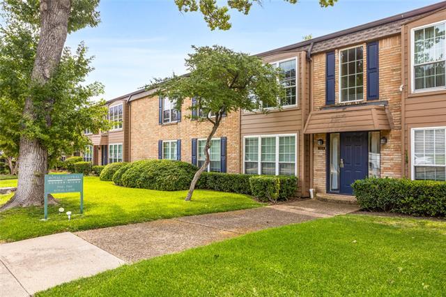 Building Photo - 7924 Royal Ln