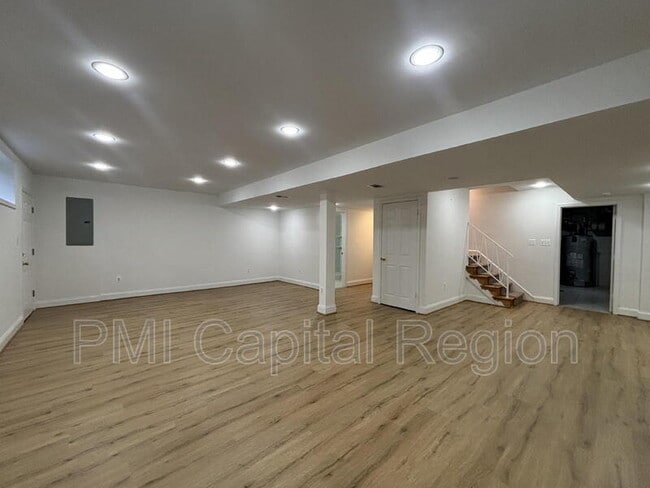 Building Photo - 7021 Whittier Blvd