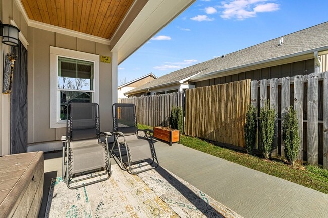 Building Photo - Modern 3-Bedroom Home in The Cottages at Avery Creek