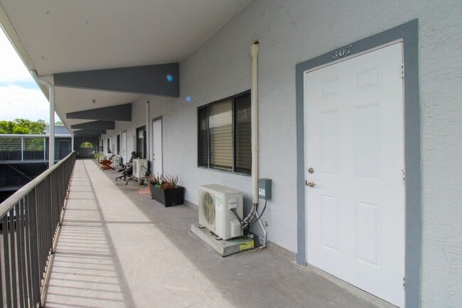 Primary Photo - ANNUAL UNFURNISHED ** Wiggins Pass West **...