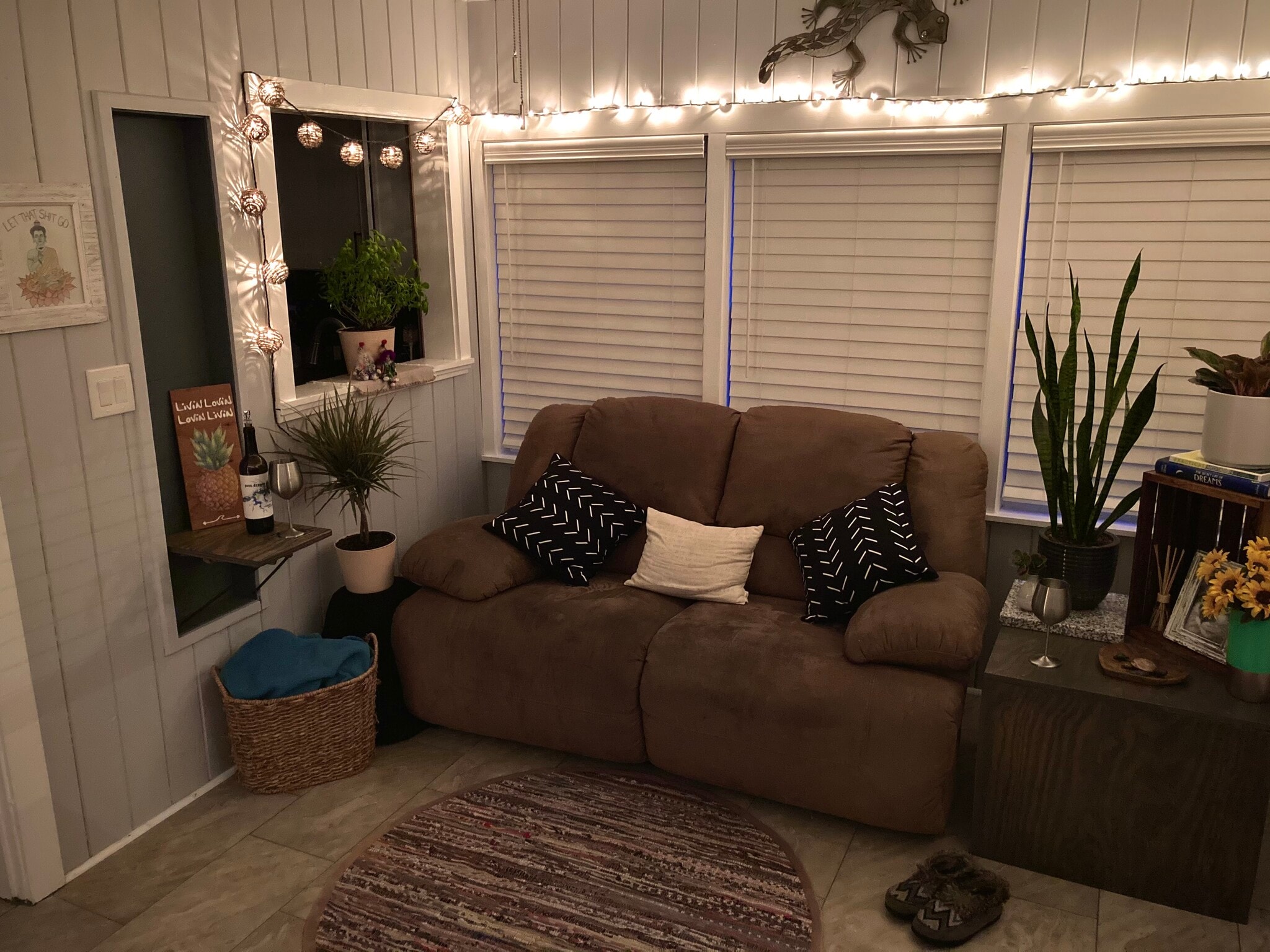 Florida Room - 2121 8th Ave N