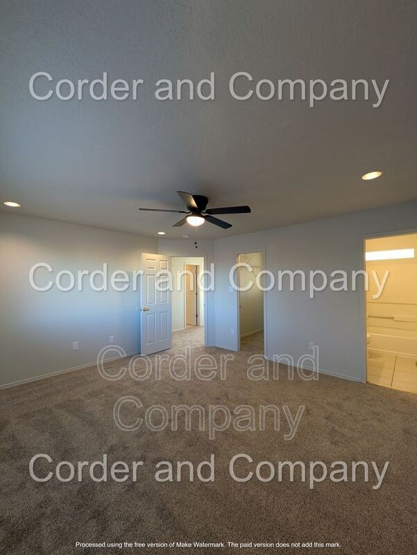 Building Photo - 11243 Campo Del Oso Ave NE