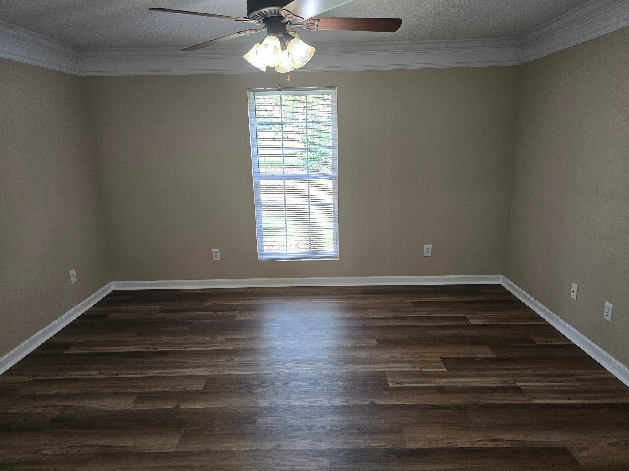 Primary Bedroom - 2065 Pinemount Blvd
