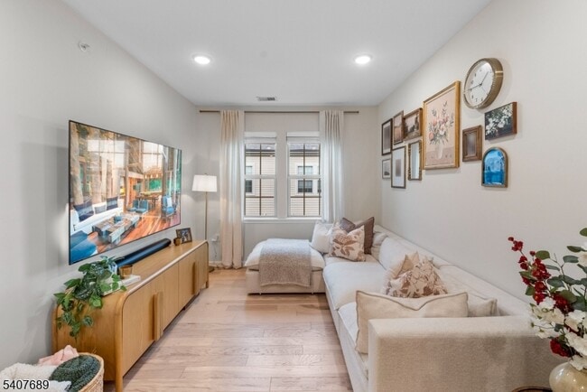 Building Photo - 105 Robeson St