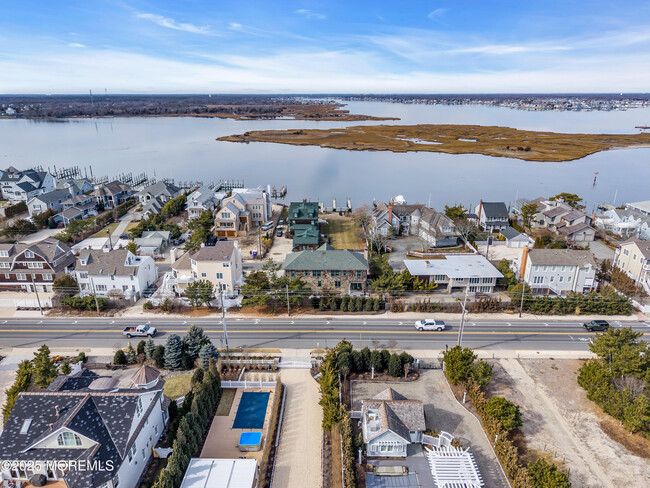Building Photo - 1043 Barnegat Ln