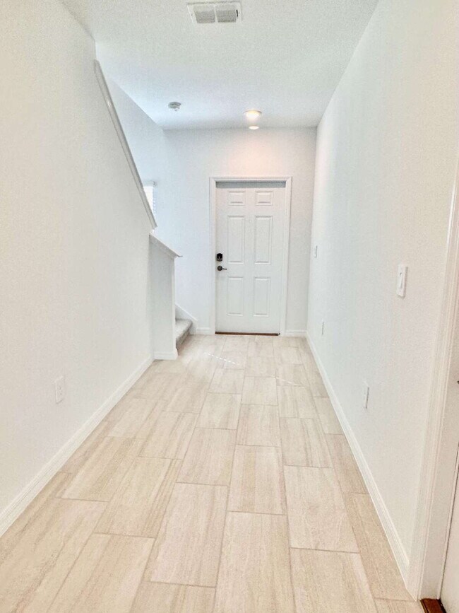 Building Photo - 8406 Blue Wave Ln E