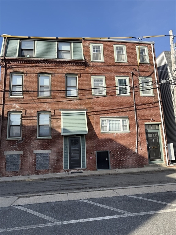 Building Photo - 83 Bolton St