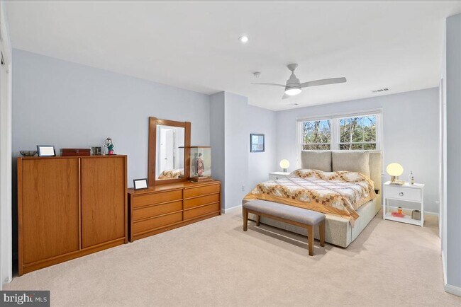 Building Photo - 2071 Van Tuyl Pl