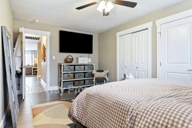 Building Photo - 918 Woodbine Dr