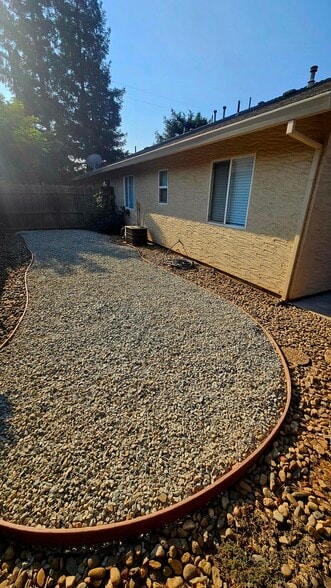 Rear Yard - 1848 Parallel St