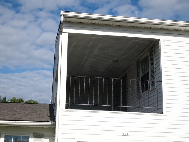 Building Photo - 187 Neptune Dr