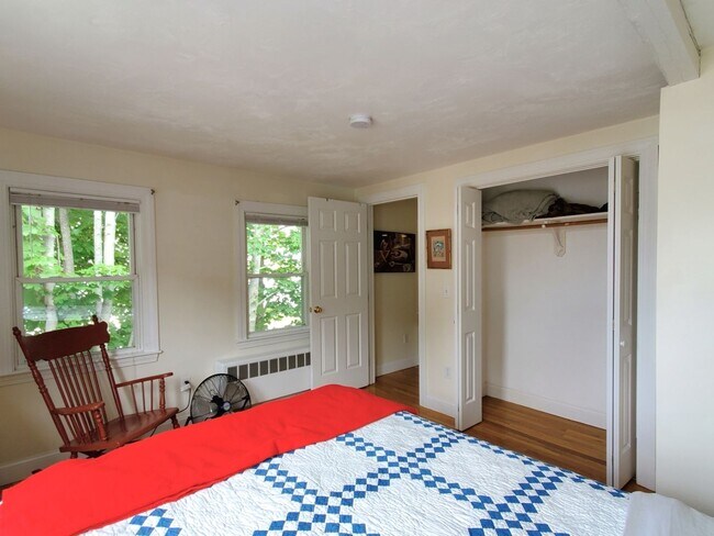 Building Photo - 5 Rocky Neck Ave