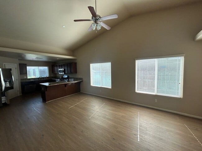 Building Photo - Beautiful & Spacious home!