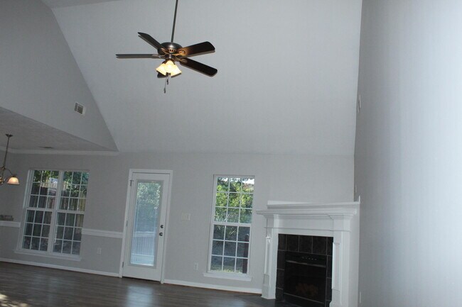Building Photo - 789 Michelle Ct