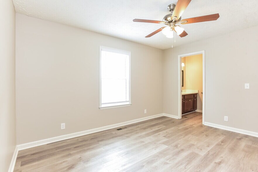 Building Photo - 1529 Water Oak Ct