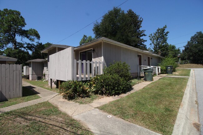 Building Photo - Affordable 2BR with Utilities Included – G...