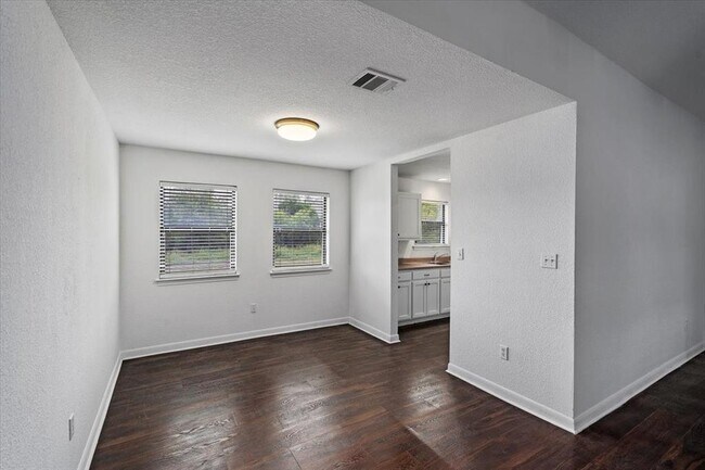 Building Photo - 3324 FM1101