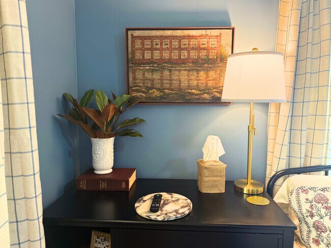 Building Photo - 11 Brooks Ave