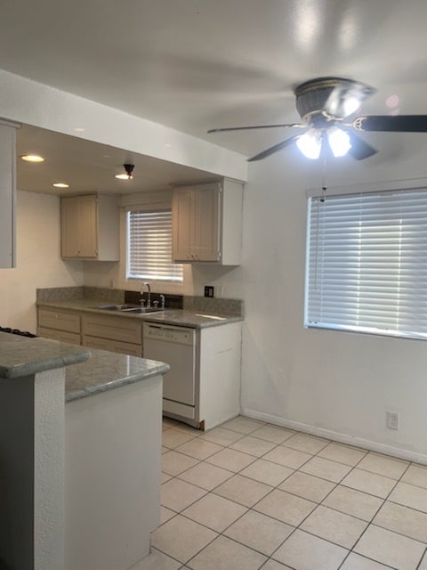 Building Photo - 12923 Doty Ave