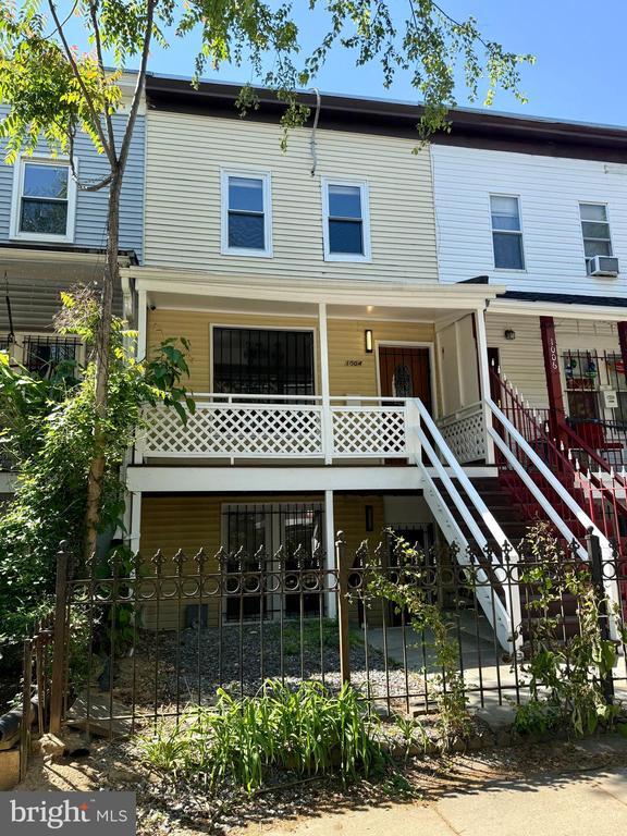 Building Photo - 1004 Girard St NW