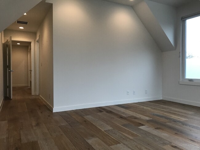 Building Photo - 2212 Iva Ln