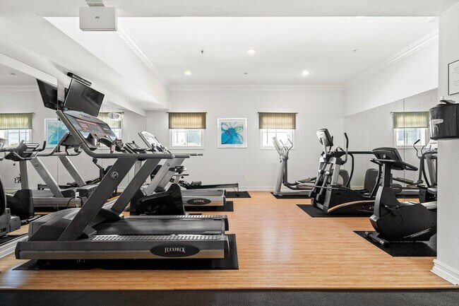 Building Photo - 250 NE 3rd Ave