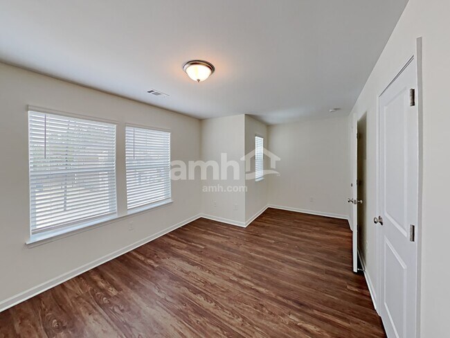 Building Photo - 142 Cheatham Hill Ln