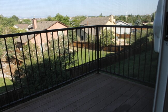 Building Photo - $1742 | 2BR/2BA | Lovely Townhome with a P...