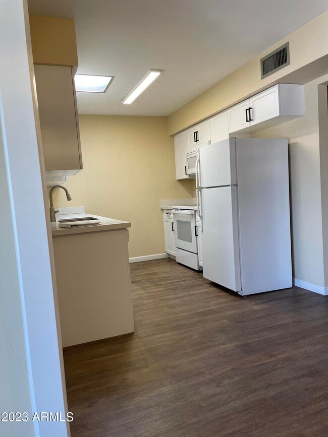 Building Photo - 13227 N 99th Dr