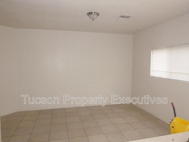 Building Photo - 5244 S Via Laguna Blanca