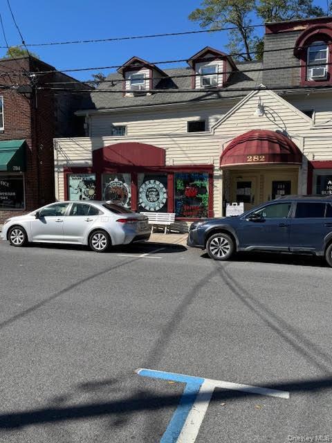 Primary Photo - 282 Main St