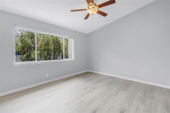 Building Photo - 9968 NW 57th Manor