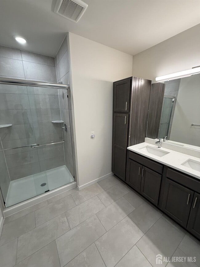 Building Photo - 243 Lohan Dr