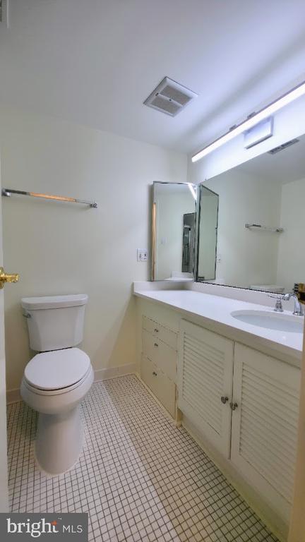 Building Photo - 4960 Sentinel Dr