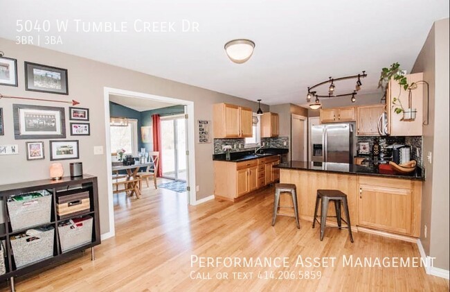 Building Photo - 5040 W Tumble Creek Dr