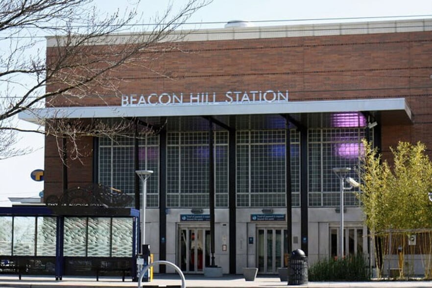 Building Photo - 2821 Beacon Ave S