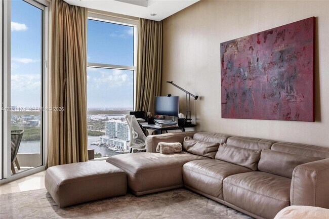 Building Photo - 16051 Collins Ave