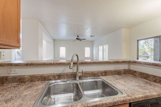 Building Photo - Charming Gated Community Chandler Home wit...