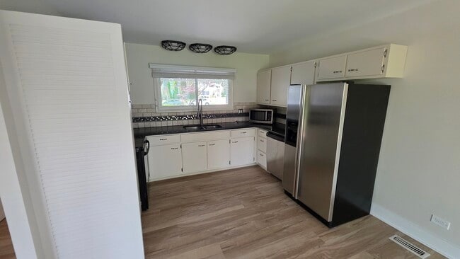 Building Photo - 720 Alcoa Ln