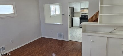 Building Photo - 260 Everett Rd