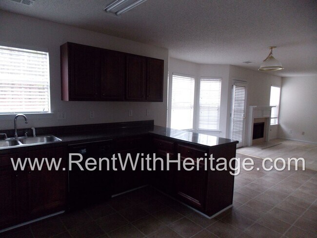 Building Photo - GORGEOUS 4 BEDROOM/2.5 BATH HOME!!!!................IN POPULAR VICKERS MILL SUBDIVISION.
