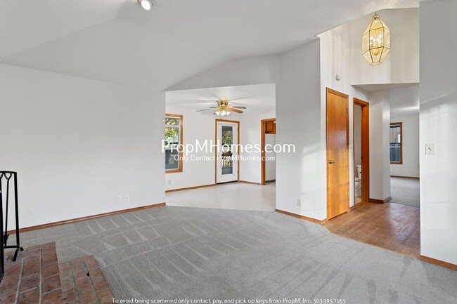 Building Photo - Charming 3-Bedroom, 2.5-Bath Home in Aloha