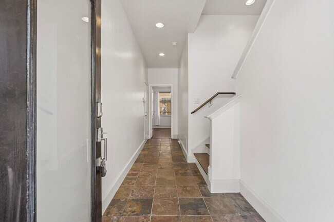 Building Photo - 2816 Rusk St