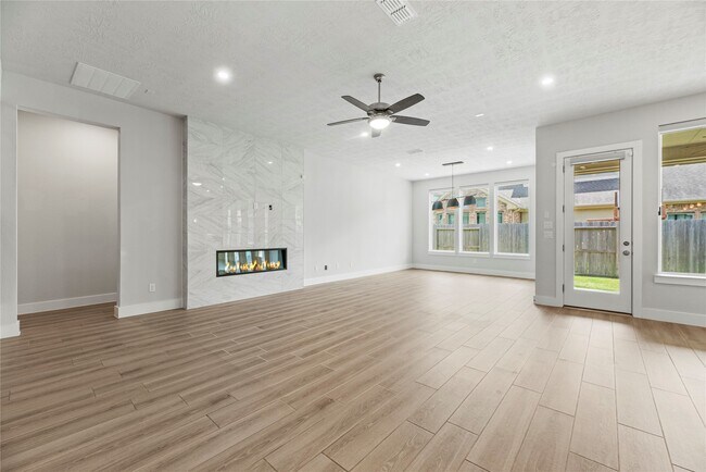 Building Photo - 1707 McCrae Hill Ct