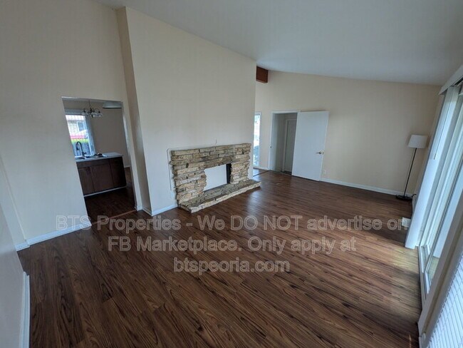 Building Photo - 5513 N University St