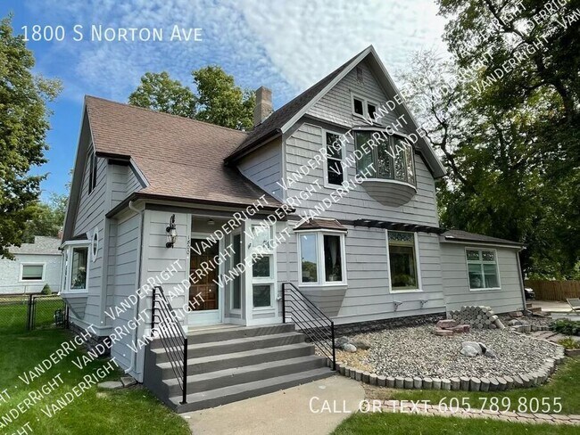 Building Photo - 1800 S Norton Ave