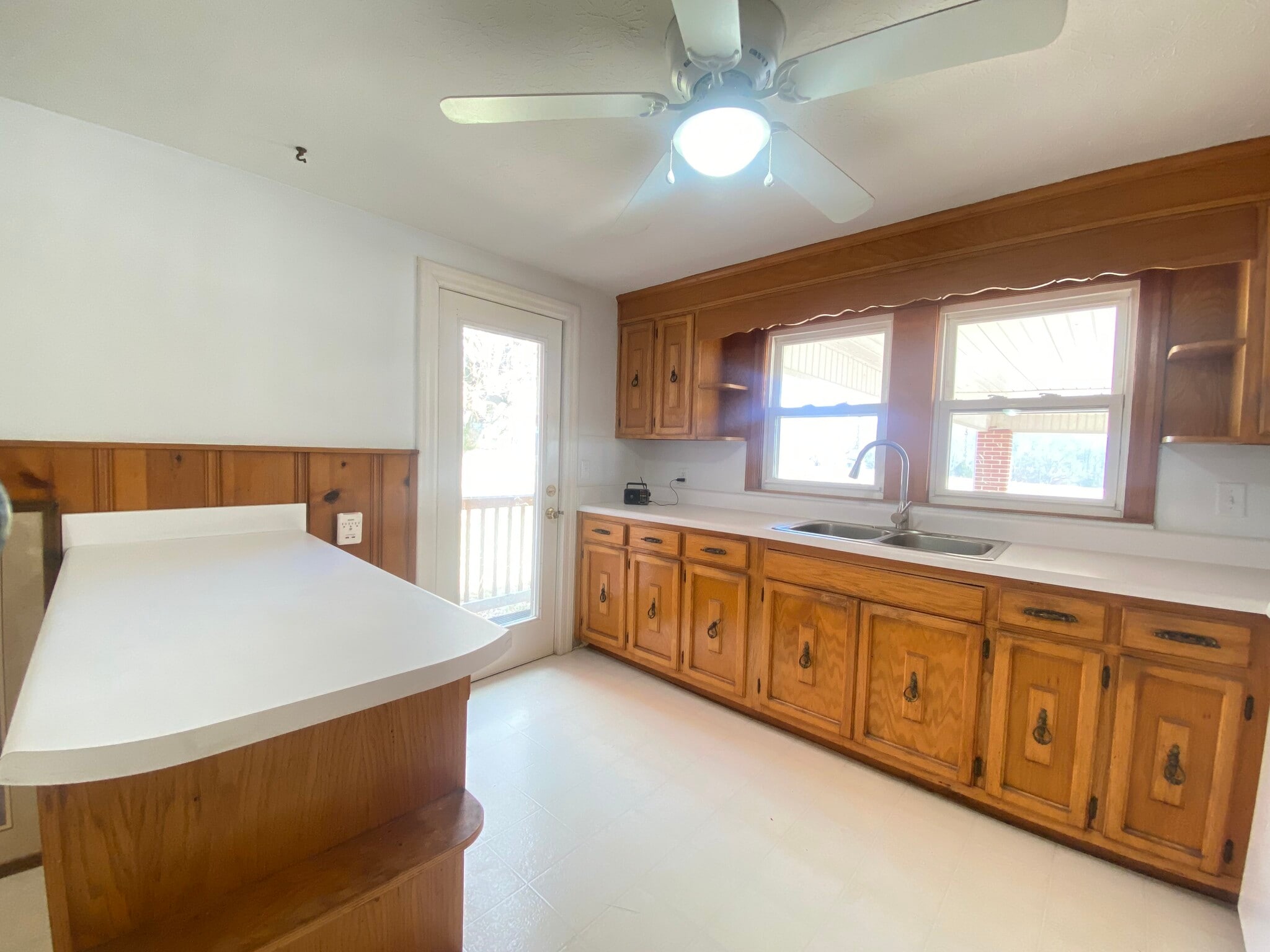 Kitchen - 7440 Mount Herman Rd