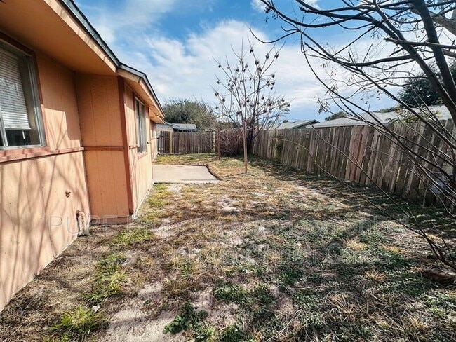 Building Photo - 421 Antares Dr