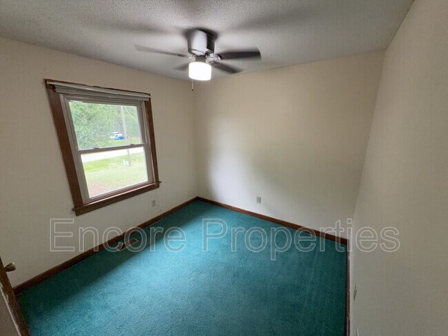 Building Photo - 1125 Bermuda Run